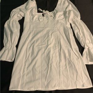 Mini dress with sleeves